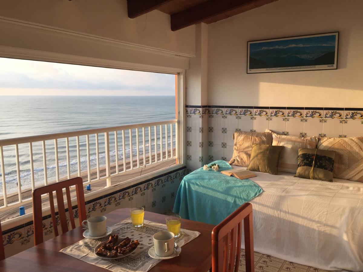 Beachfront And Bright Apartment Mareny Barraquetas 外观 照片